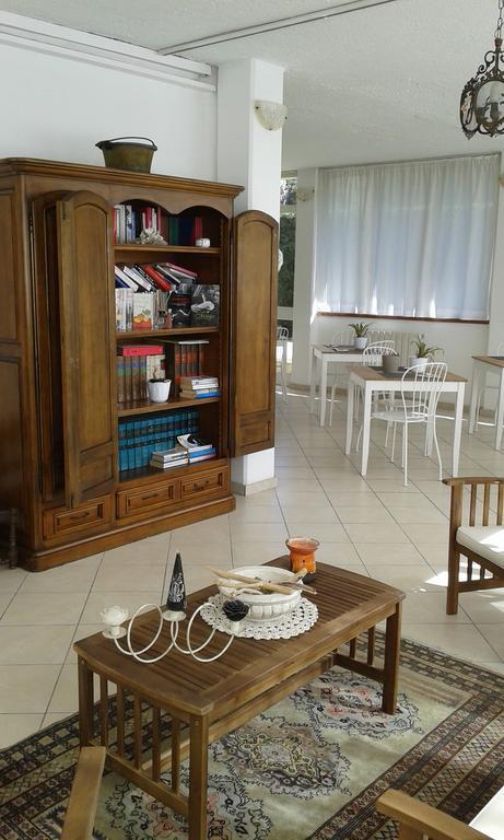 Casa Versilia Hotel Marina di Massa Luaran gambar